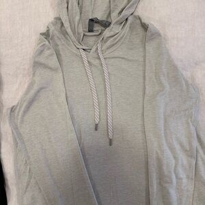 Vuori Women’s  Cream Hoodie Sweater  Women’s Vuori Hoodie